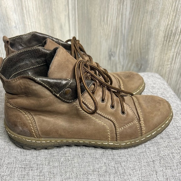 V Italia Kiki Genuine Leather Ankle Boots - Picture 4 of 9